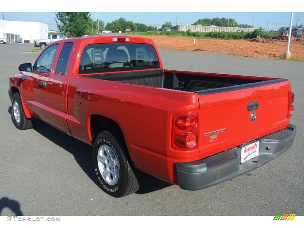 2007 Dakota ST Club Cab - Flame Red / Medium Slate Gray photo #4