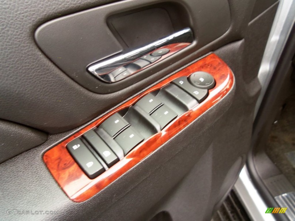2013 Chevrolet Suburban LS 4x4 Controls Photo #82250307