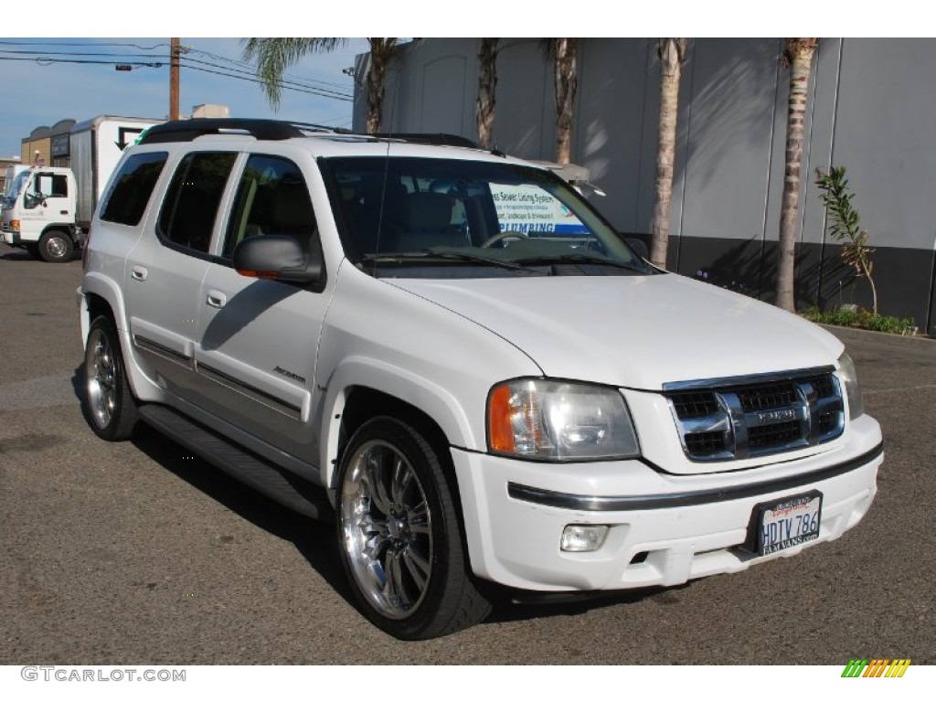 2004 Ascender Luxury - Arctic White / Cashmere photo #1