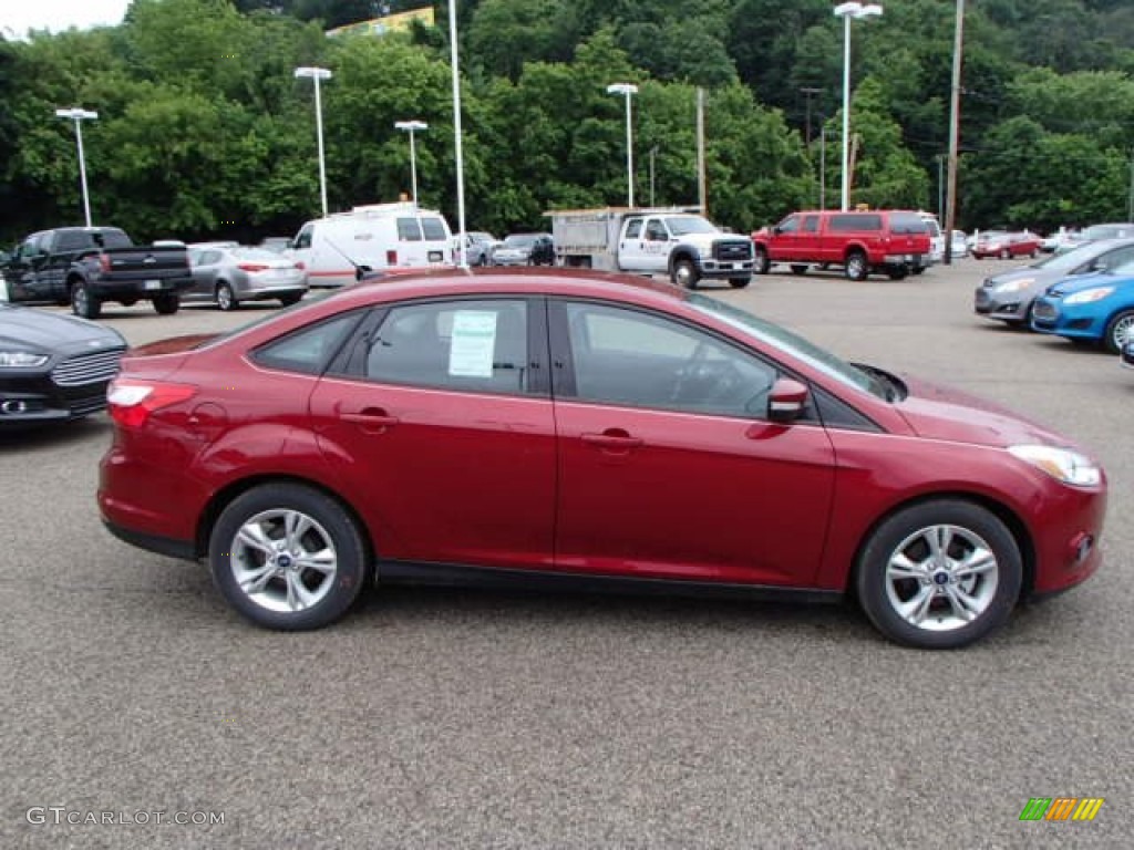 2013 Focus SE Sedan - Ruby Red / Charcoal Black photo #1