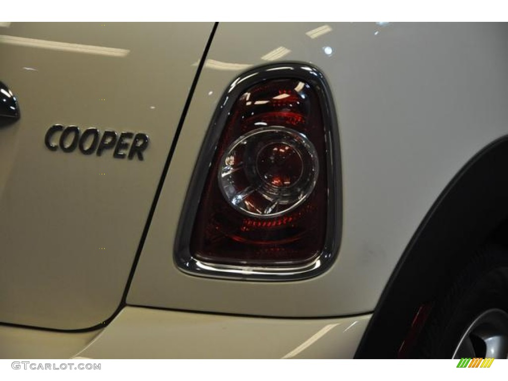 2013 Cooper Hardtop - Pepper White / Carbon Black photo #14