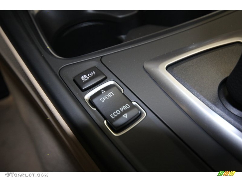 2013 3 Series 320i Sedan - Black Sapphire Metallic / Venetian Beige photo #20