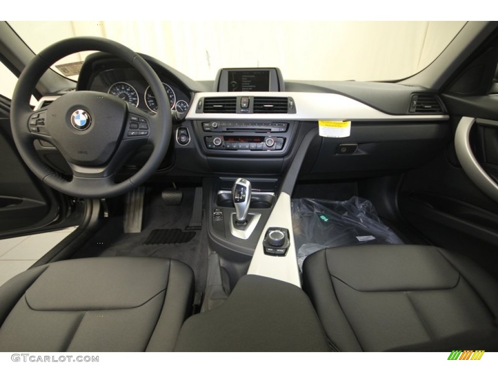 2013 BMW 3 Series 320i Sedan Black Dashboard Photo #82259604