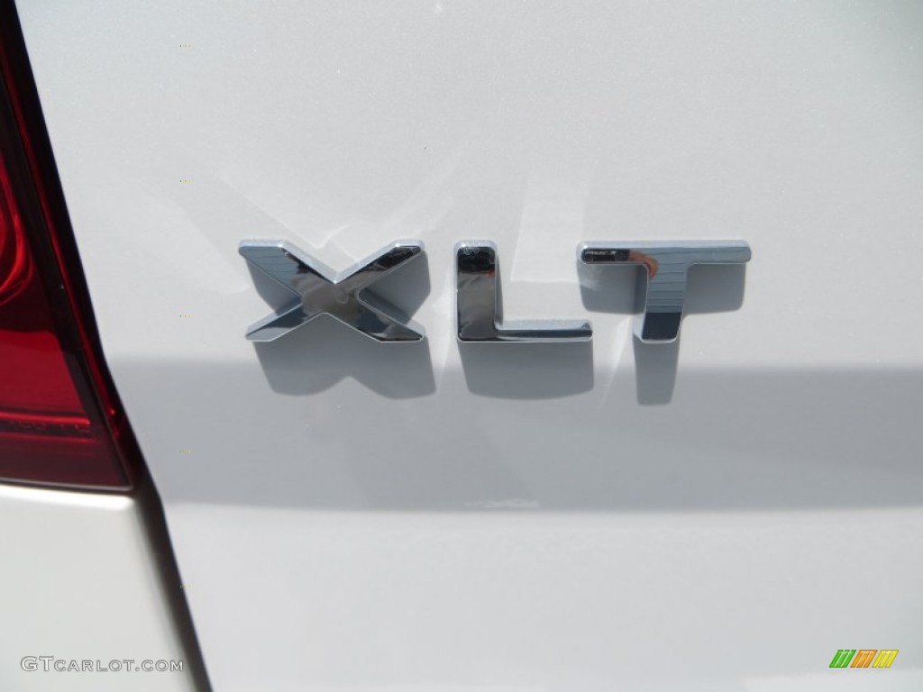 2013 Explorer XLT - White Platinum Tri-Coat / Charcoal Black photo #13