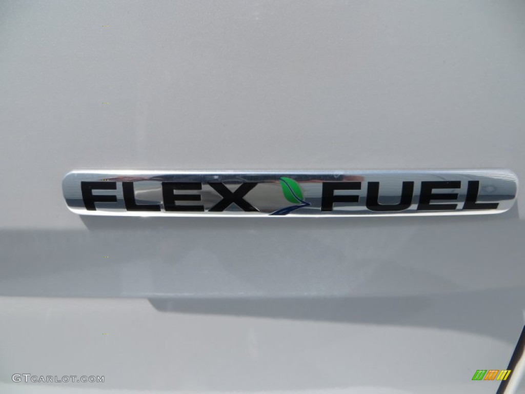 2013 Explorer XLT - White Platinum Tri-Coat / Charcoal Black photo #14