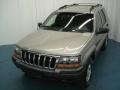 Silverstone Metallic - Grand Cherokee Laredo 4x4 Photo No. 30