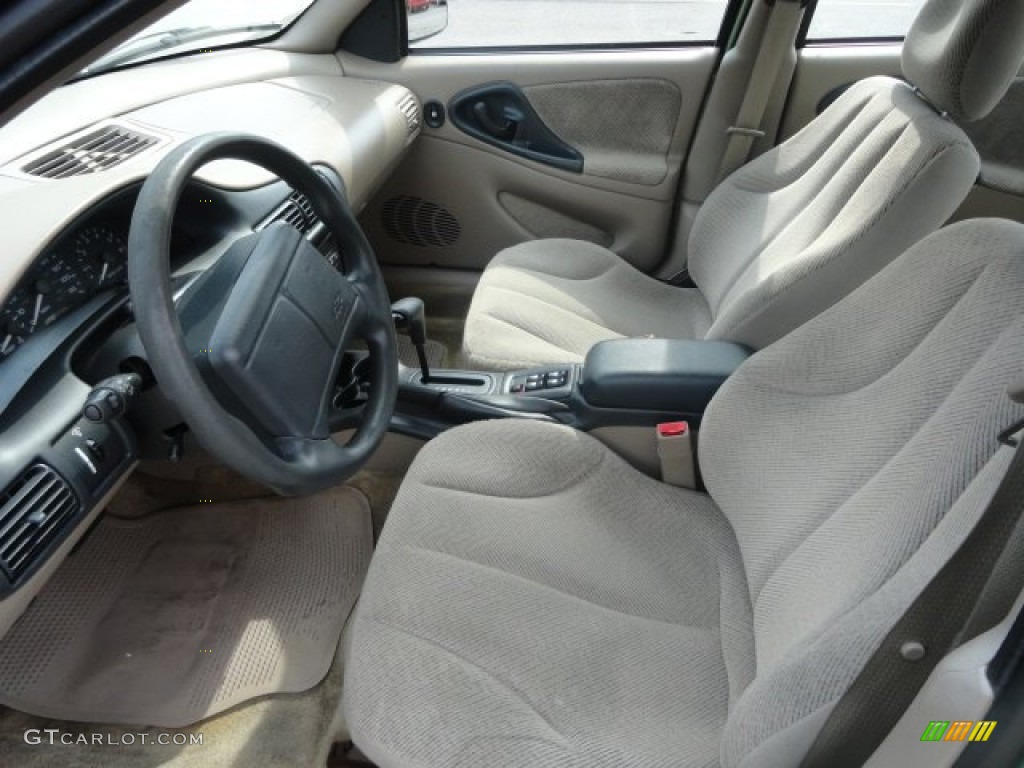 Neutral Interior 2002 Chevrolet Cavalier LS Sedan Photo #82267422