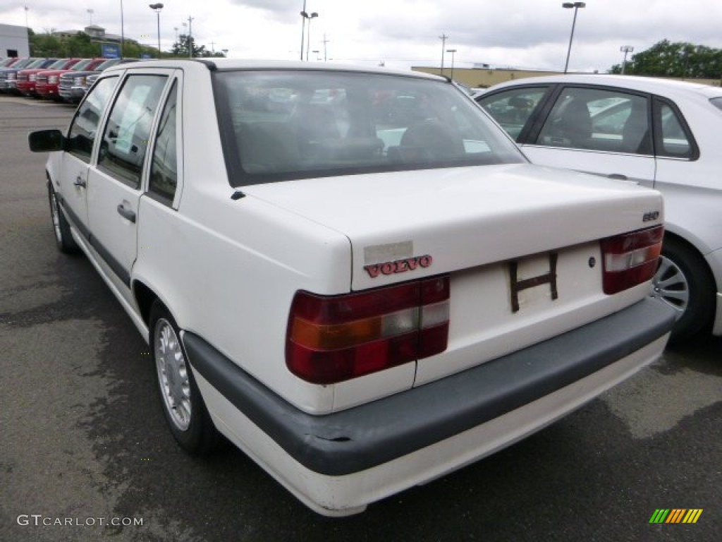 1994 850 GLT Sedan - White / Beige photo #3