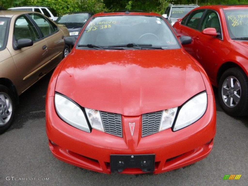 2004 Sunfire Coupe - Victory Red / Graphite photo #6