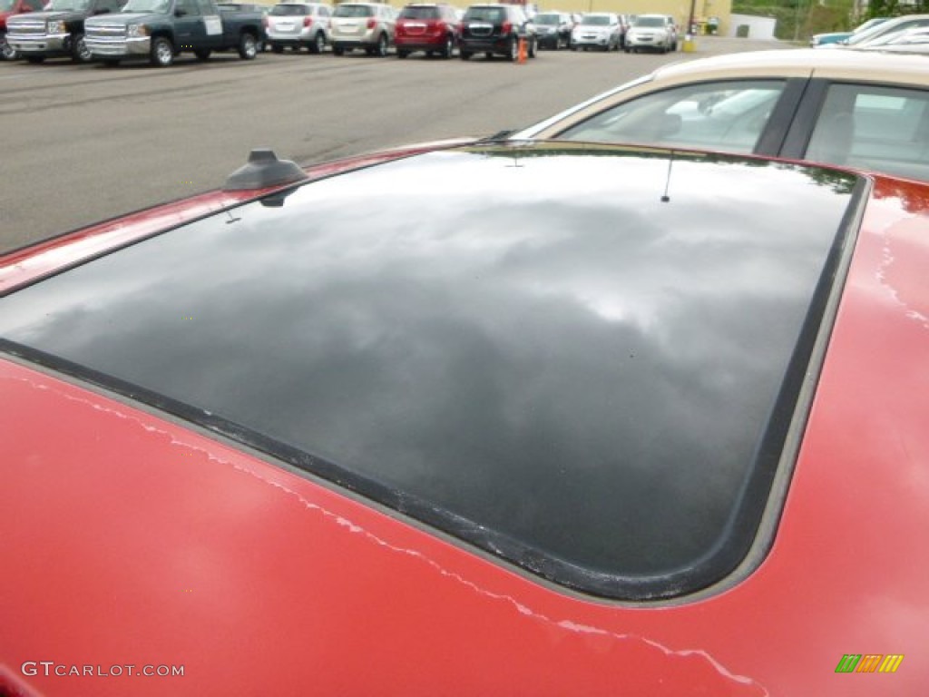 2004 Sunfire Coupe - Victory Red / Graphite photo #12