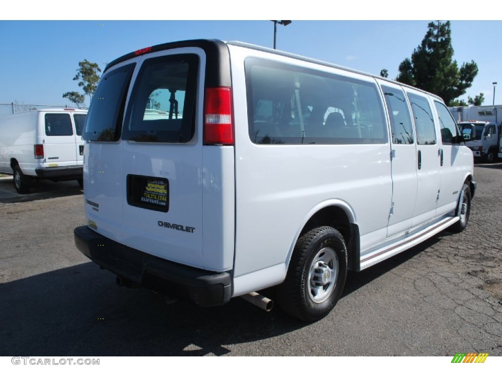 2006 Express LS 3500 Extended Passenger van - Summit White / Medium Dark Pewter photo #4