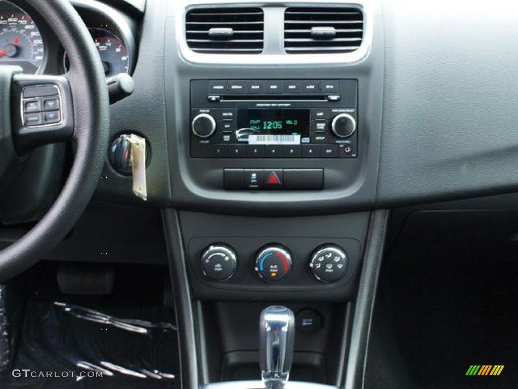 2013 Avenger SE V6 - Crystal Blue Pearl / Black photo #7