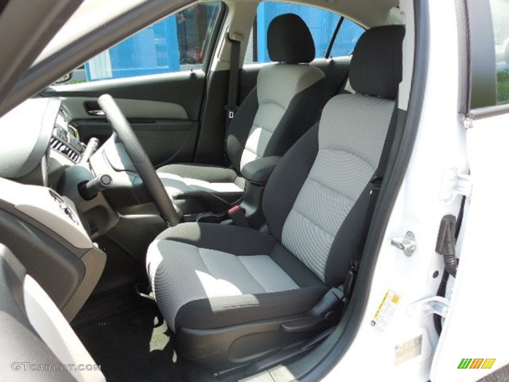 2013 Cruze LS - Summit White / Jet Black/Medium Titanium photo #12