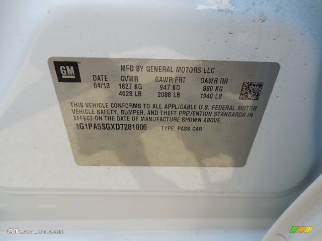2013 Cruze LS - Summit White / Jet Black/Medium Titanium photo #19
