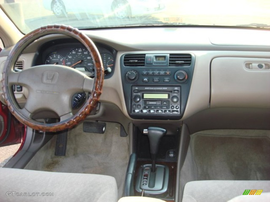 2002 Accord SE Sedan - Firepepper Red Pearl / Ivory photo #11