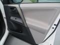Super White - RAV4 XLE Photo No. 15
