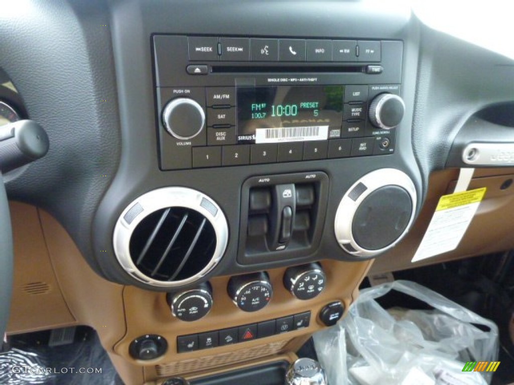 2013 Jeep Wrangler Unlimited Sahara 4x4 Controls Photo #82281002