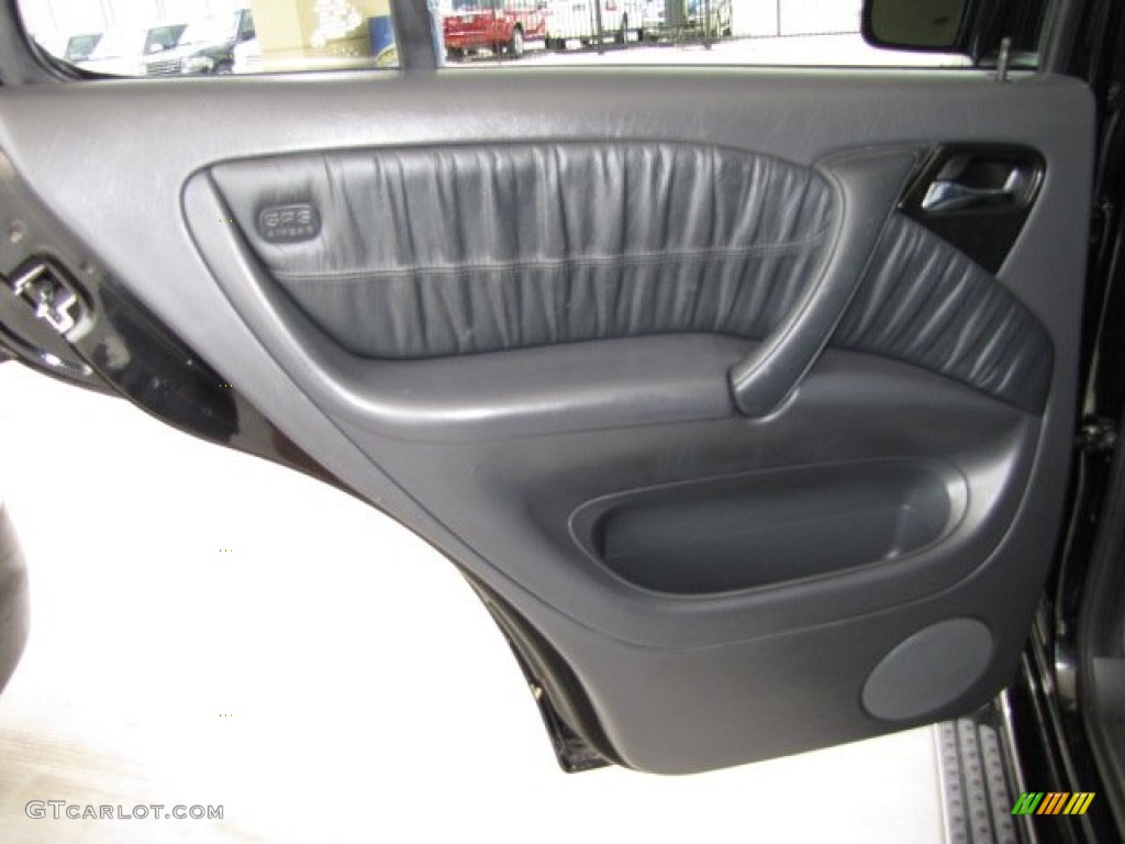 2005 ML 350 4Matic - Black / Charcoal photo #37