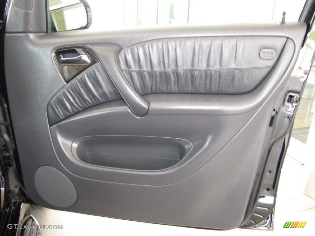 2005 ML 350 4Matic - Black / Charcoal photo #39