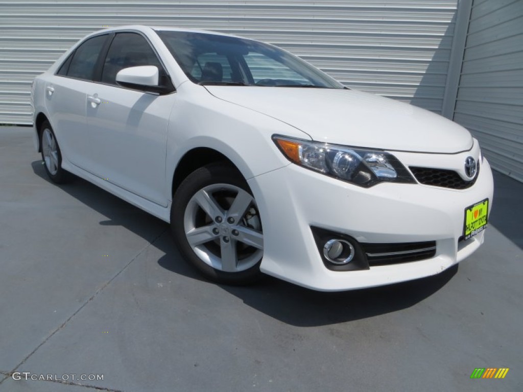 2013 Camry SE - Super White / Black photo #1