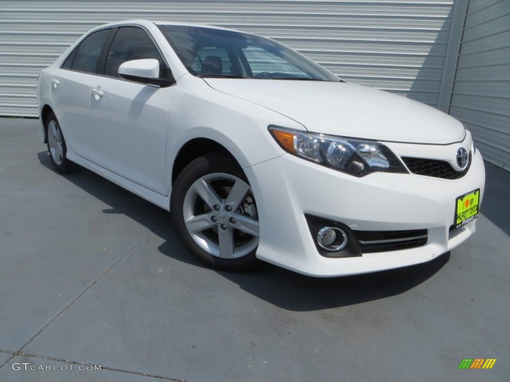 2013 Camry SE - Super White / Black photo #2