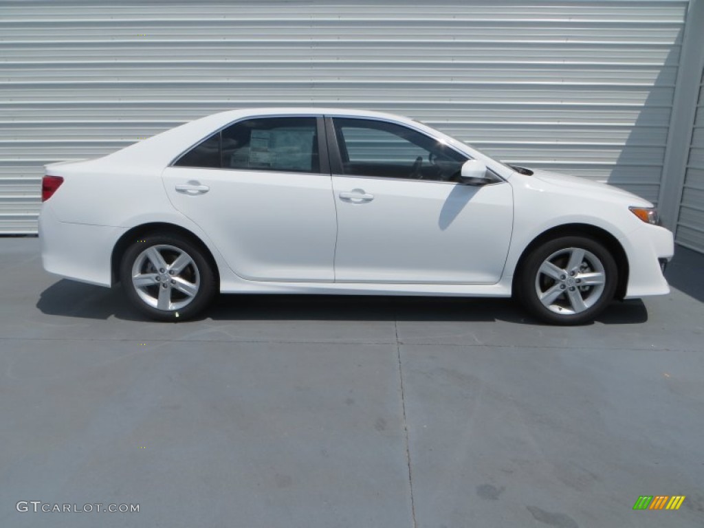 2013 Camry SE - Super White / Black photo #3