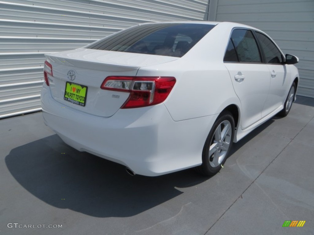 2013 Camry SE - Super White / Black photo #4