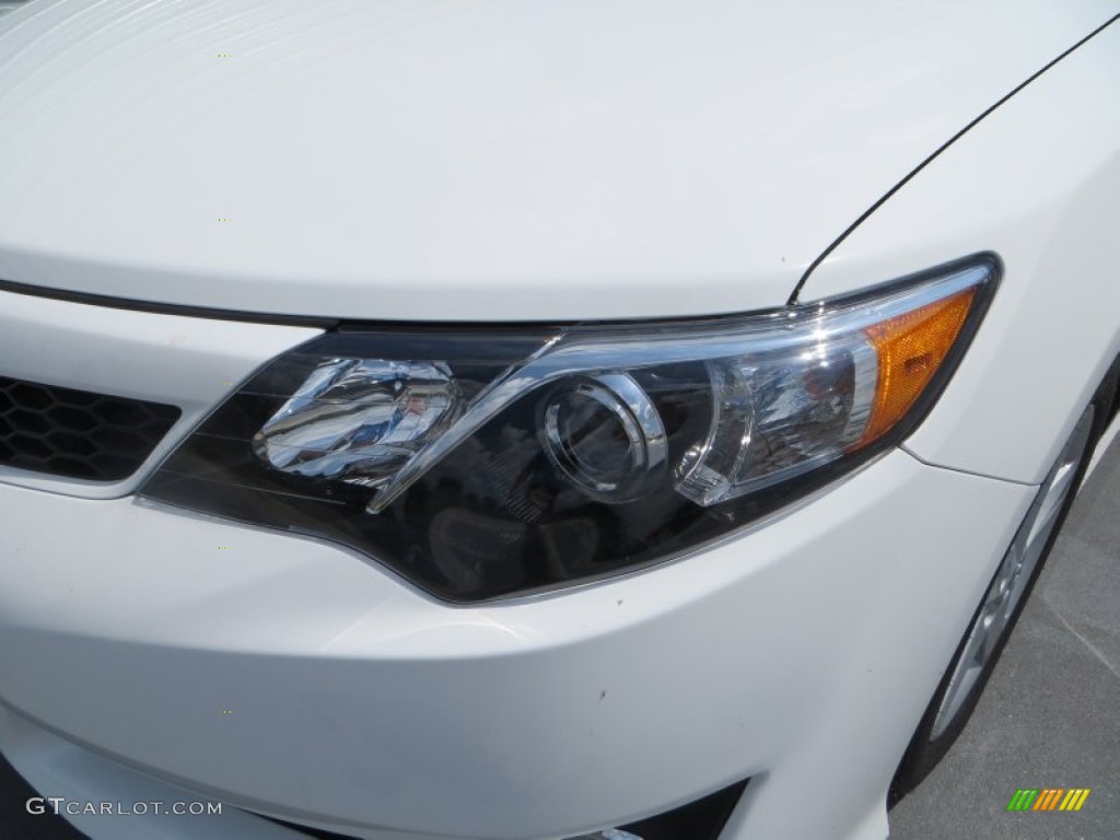 2013 Camry SE - Super White / Black photo #9