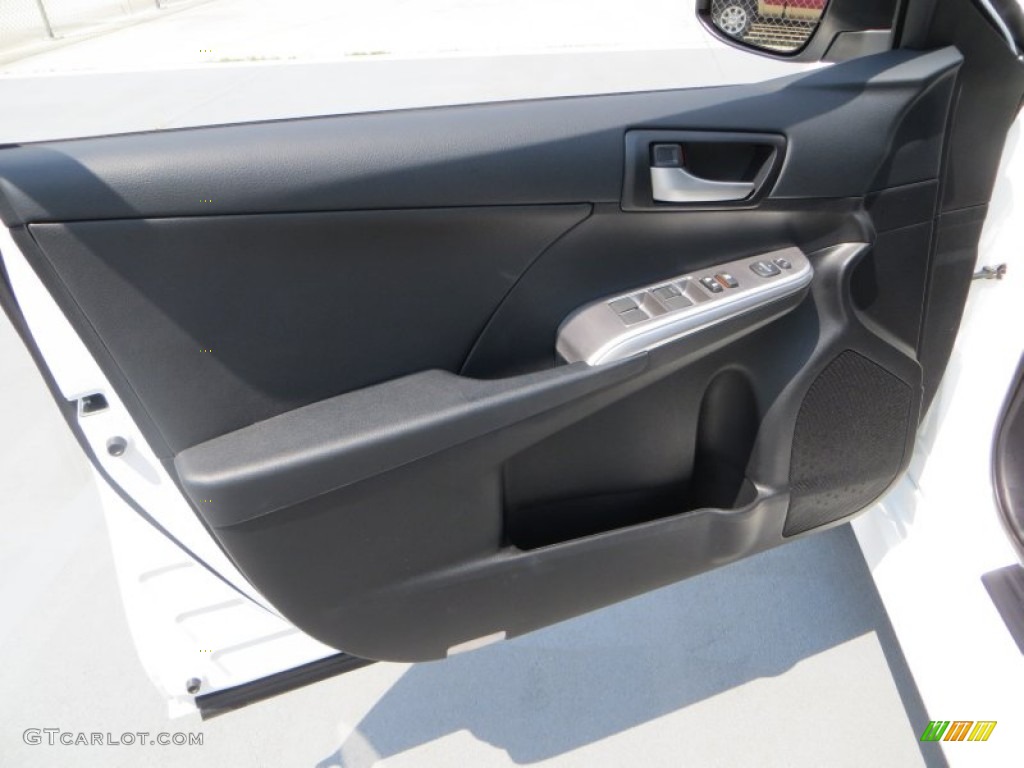2013 Camry SE - Super White / Black photo #21