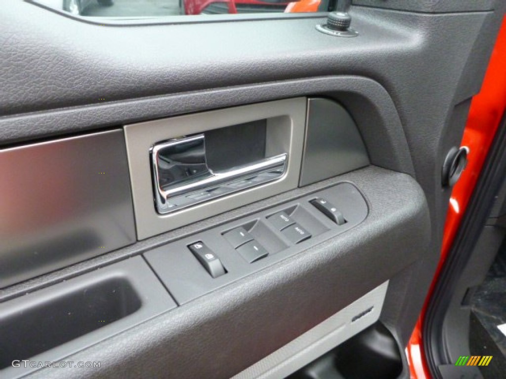 2013 Ford F150 SVT Raptor SuperCrew 4x4 Controls Photo #82283561