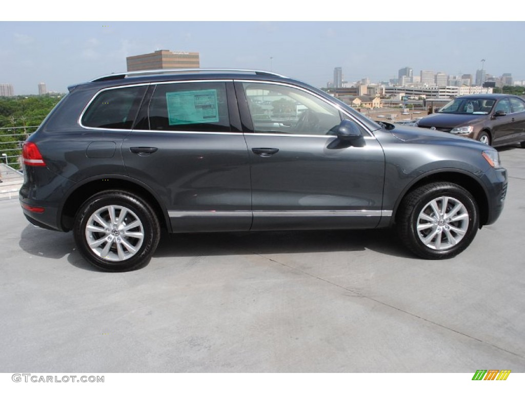 Dark Flint Metallic 2013 Volkswagen Touareg TDI Sport 4XMotion Exterior Photo #82283651