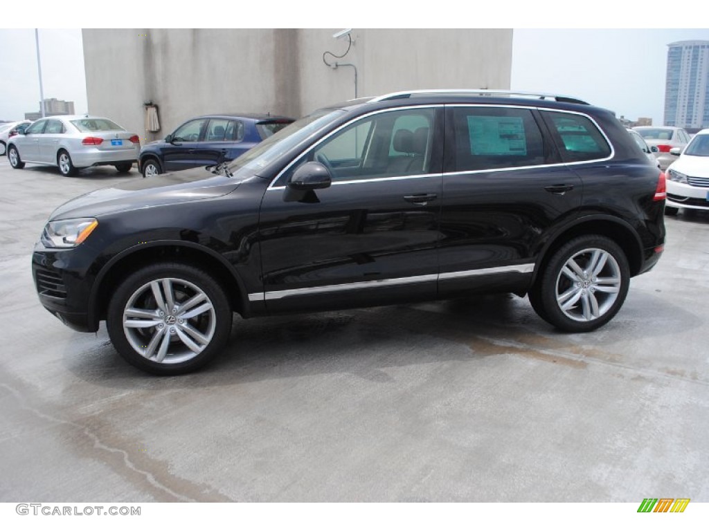 2013 Touareg TDI Executive 4XMotion - Black / Saddle Brown photo #4