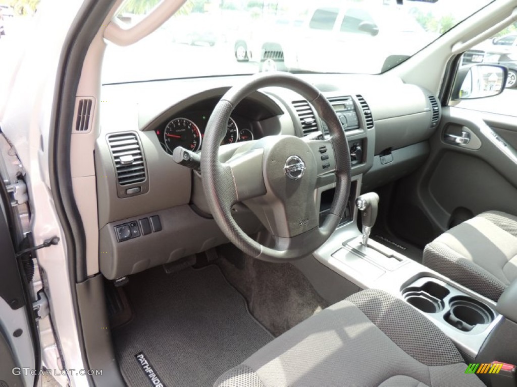 2010 Nissan Pathfinder SE Interior Color Photos