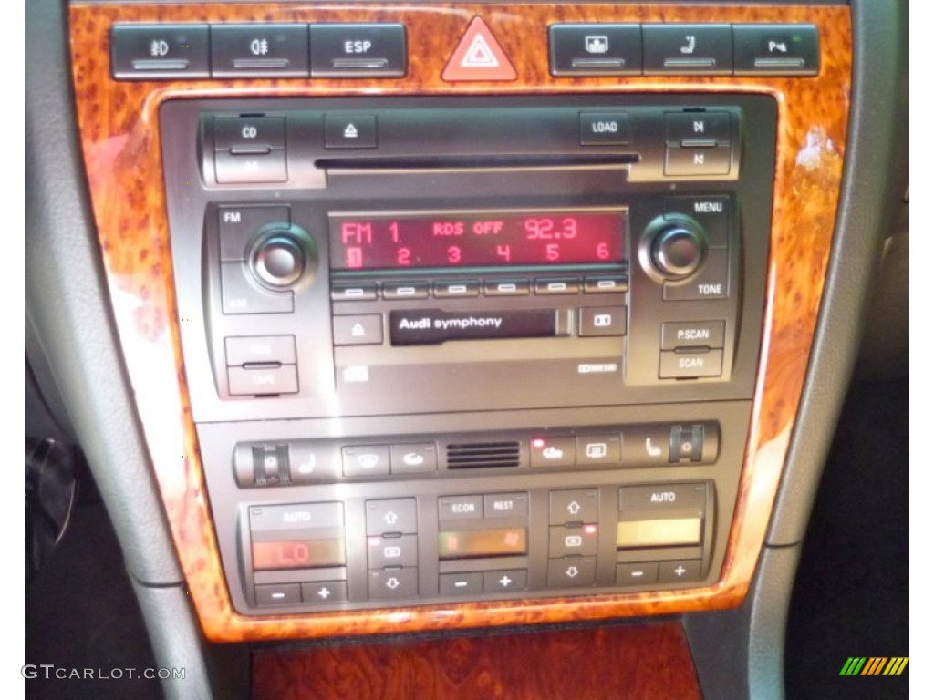 2003 Audi S8 4.2 quattro Sedan Controls Photo #82286216