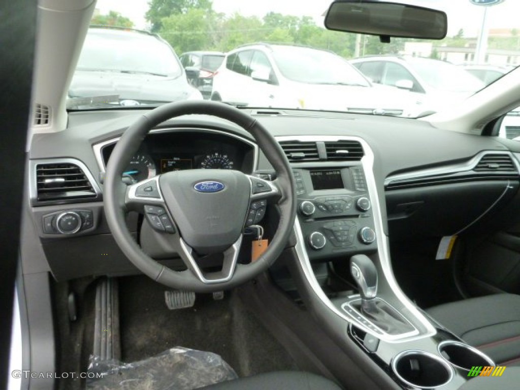 2013 Fusion SE 1.6 EcoBoost - Oxford White / Charcoal Black photo #10