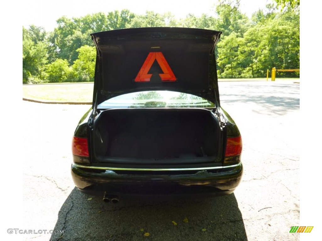 2003 Audi S8 4.2 quattro Sedan Trunk Photo #82286513