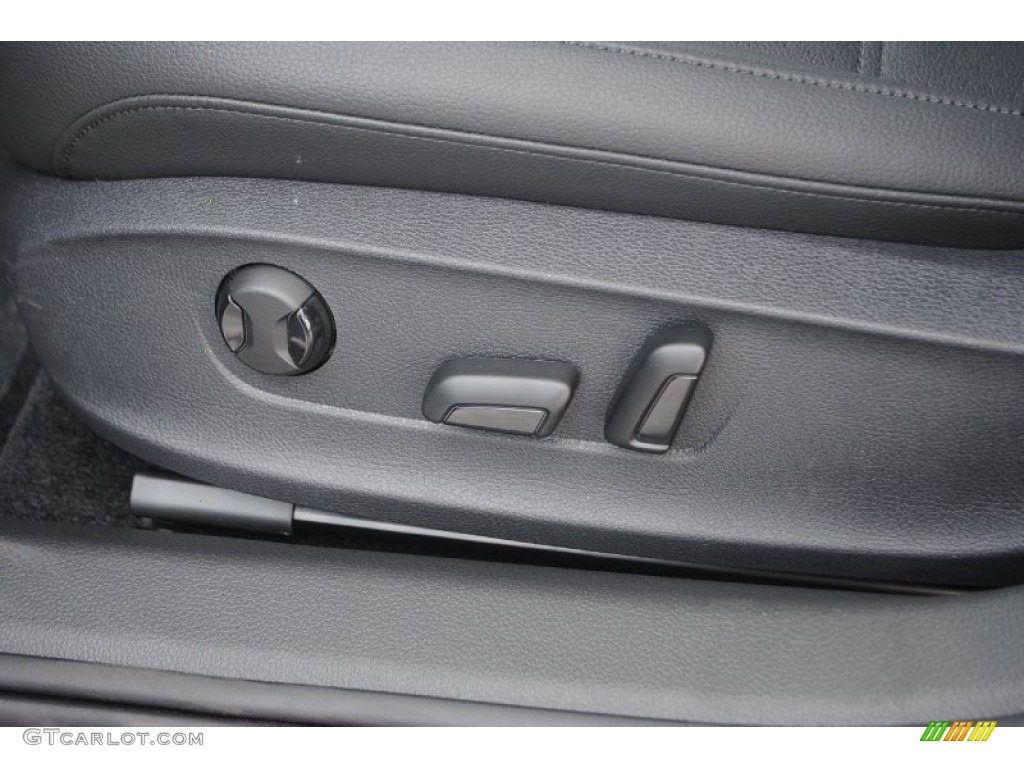 2013 Passat 2.5L SE - Black / Titan Black photo #23