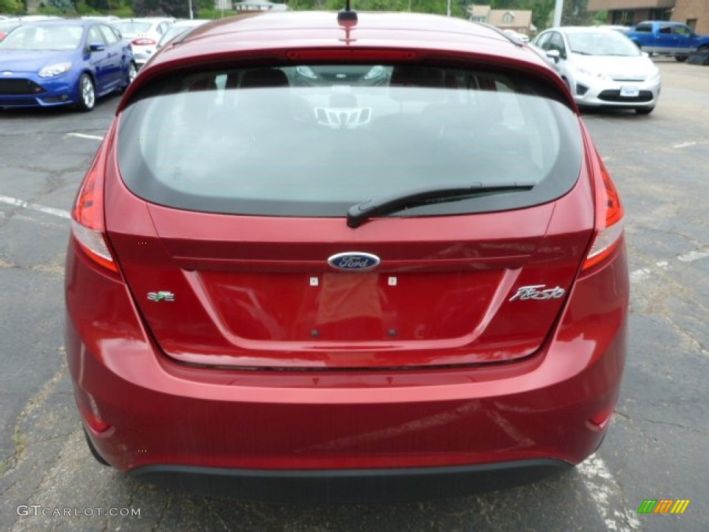 2013 Fiesta SE Hatchback - Ruby Red / Charcoal Black photo #3