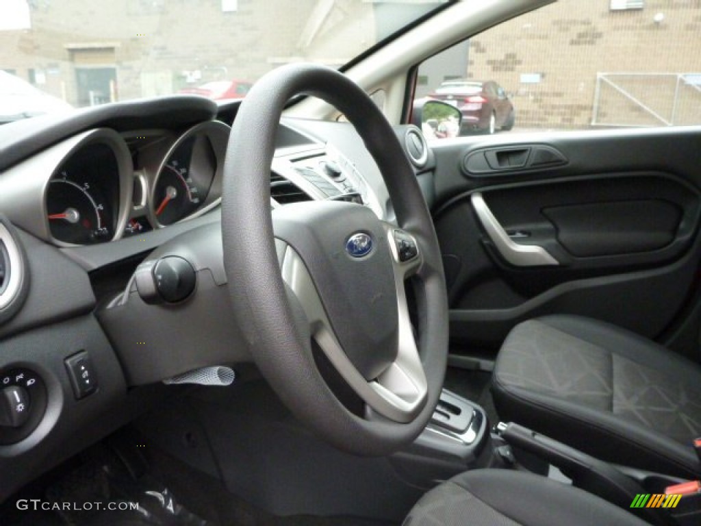 2013 Fiesta SE Hatchback - Ruby Red / Charcoal Black photo #12