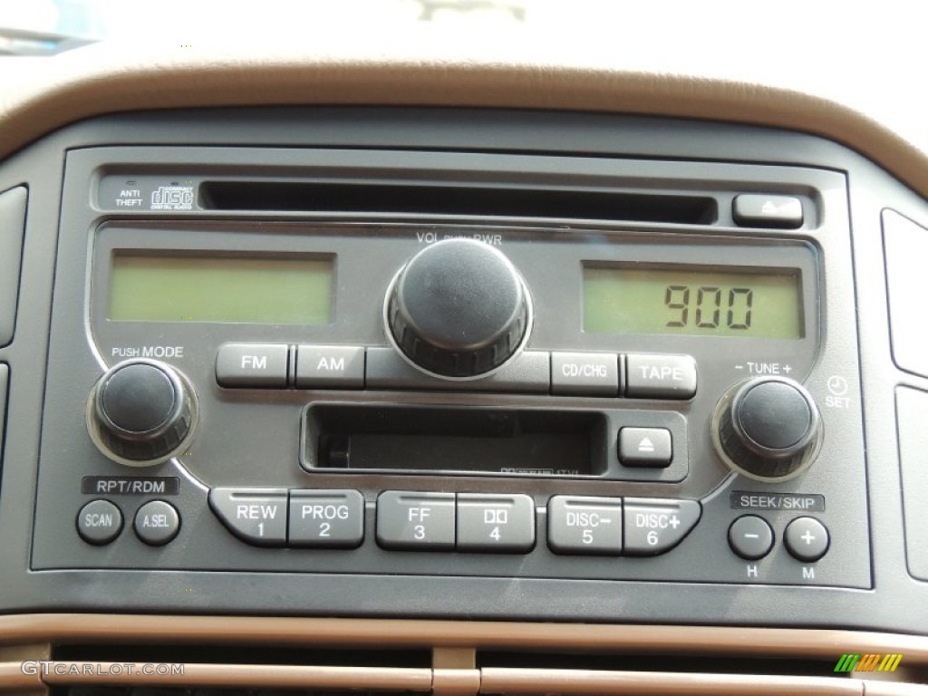 2003 Honda Pilot EX 4WD Audio System Photos