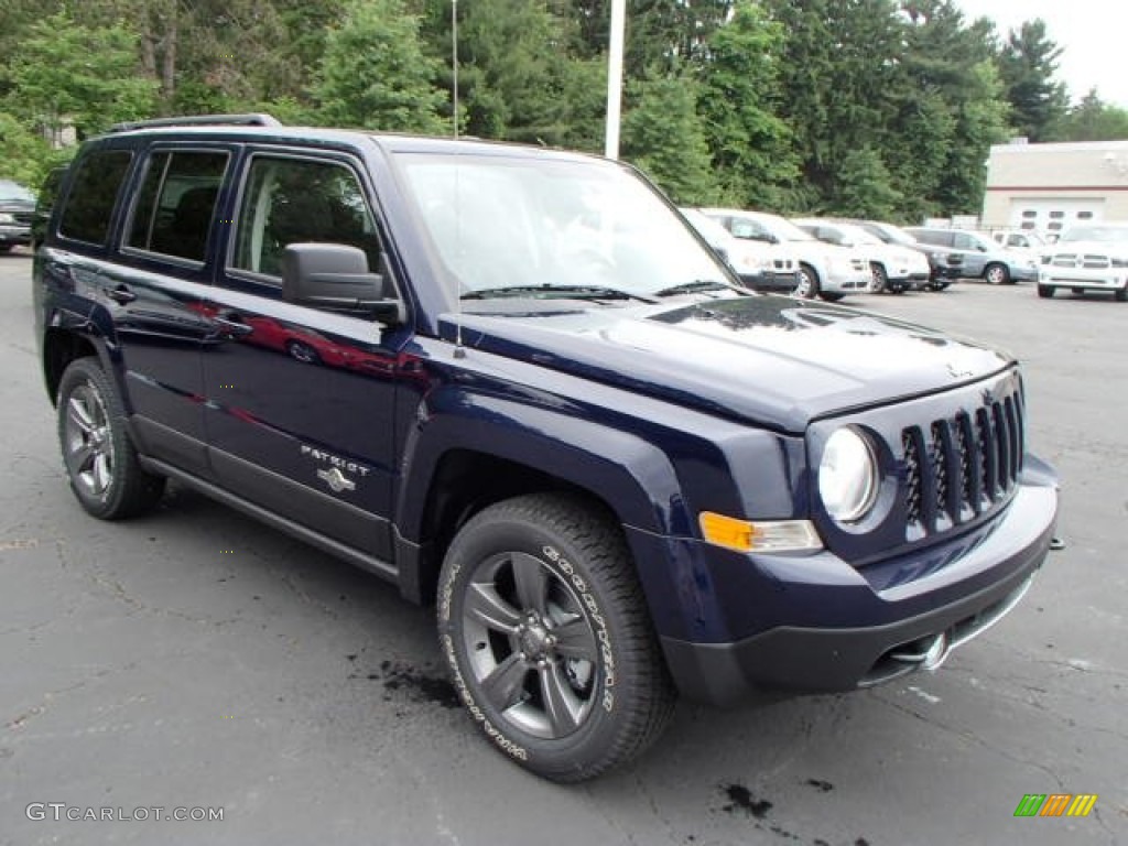 2014 Patriot Freedom Edition 4x4 - True Blue Pearl / Freedom Edition Dark Slate Gray/Silver Stitching photo #4