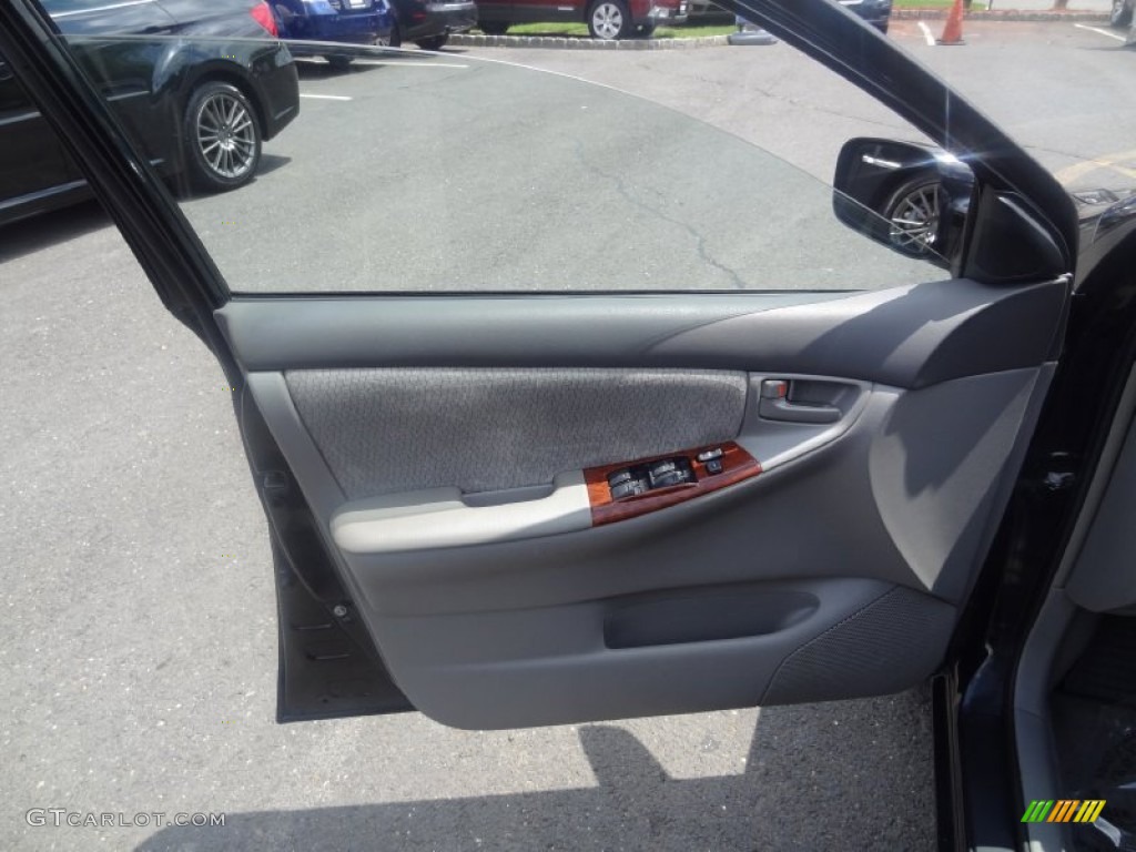 2004 Corolla LE - Black / Light Gray photo #10
