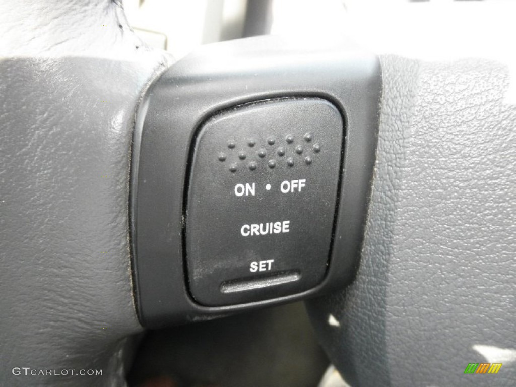 2009 Dodge Ram 2500 SXT Quad Cab Controls Photo #82295153