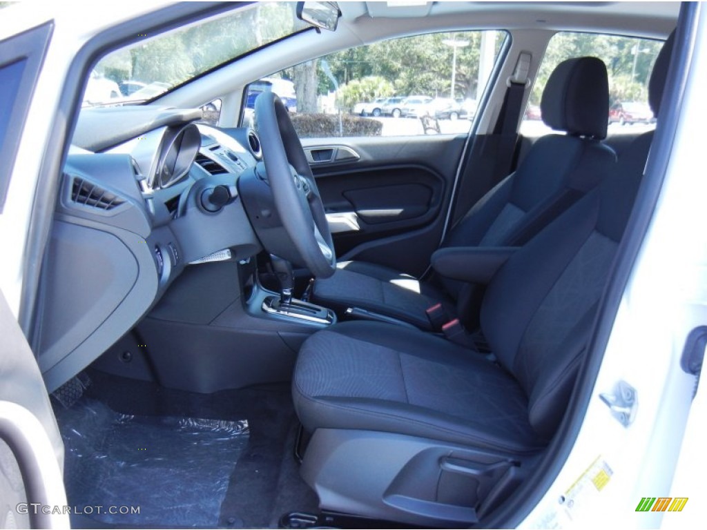 2013 Fiesta SE Sedan - Oxford White / Charcoal Black photo #6