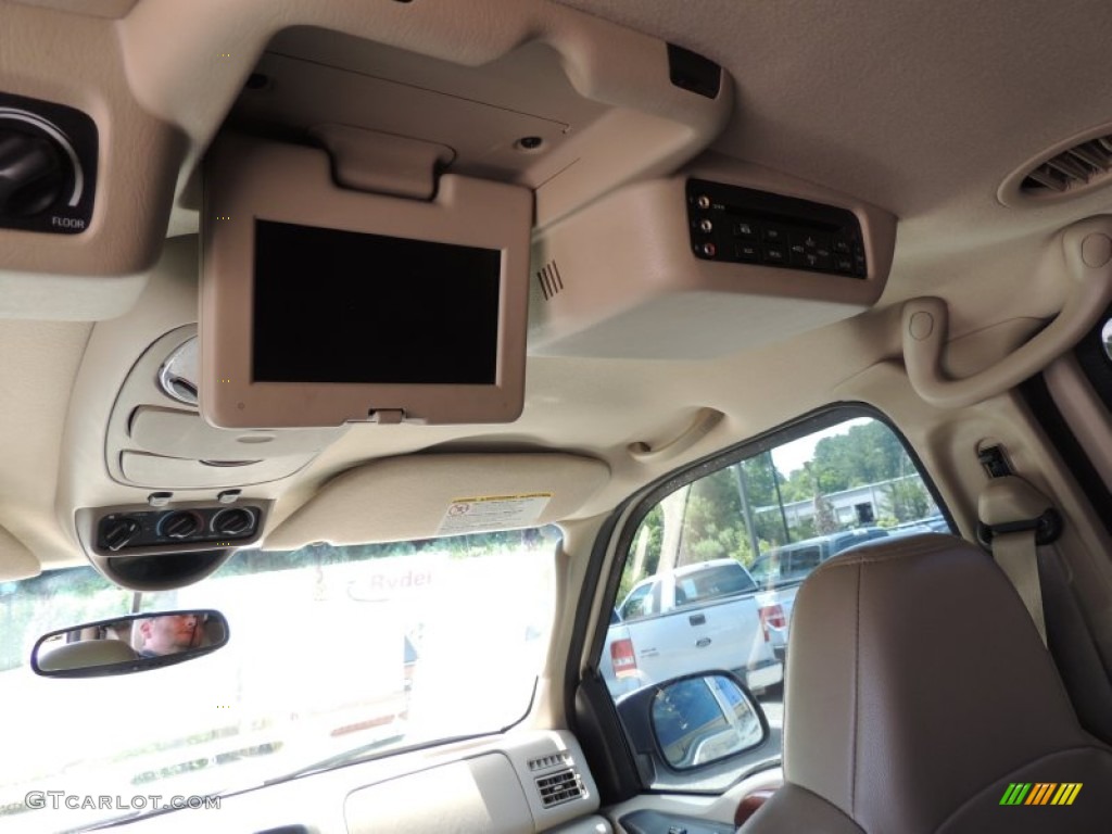 2005 Ford Excursion Limited 4X4 Entertainment System Photo #82302284
