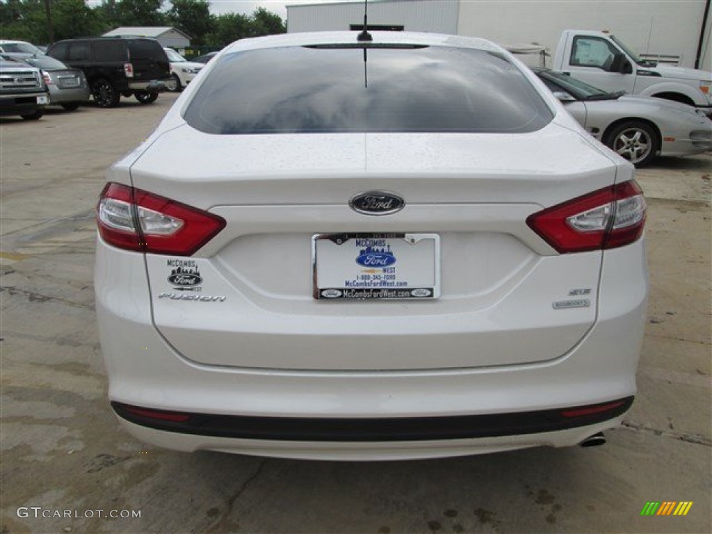 2013 Fusion SE 1.6 EcoBoost - White Platinum Metallic Tri-coat / Dune photo #29