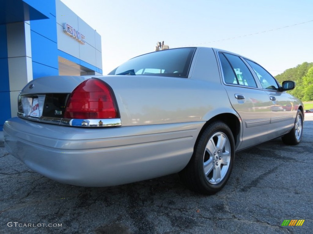 2011 Crown Victoria LX - Smokestone Metallic / Medium Light Stone photo #7