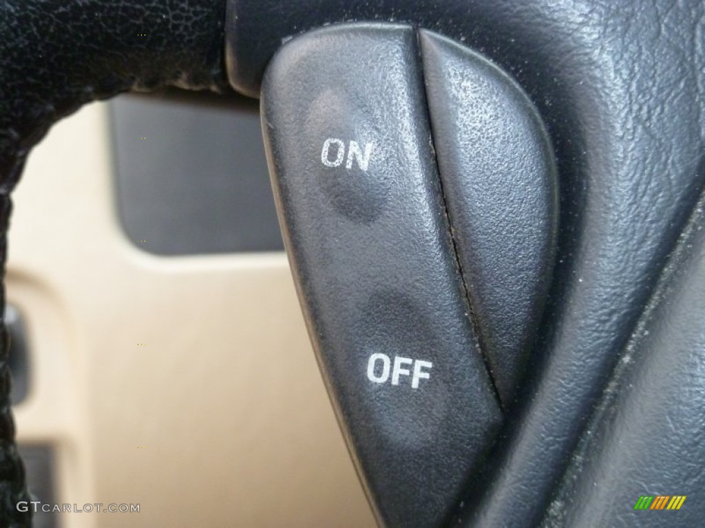 2003 Escape XLT V6 4WD - Black Clearcoat / Medium Dark Pebble photo #16