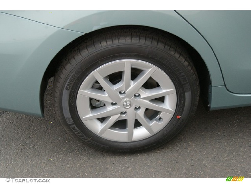 2013 Prius v Three Hybrid - Sea Glass Pearl / Bisque photo #9