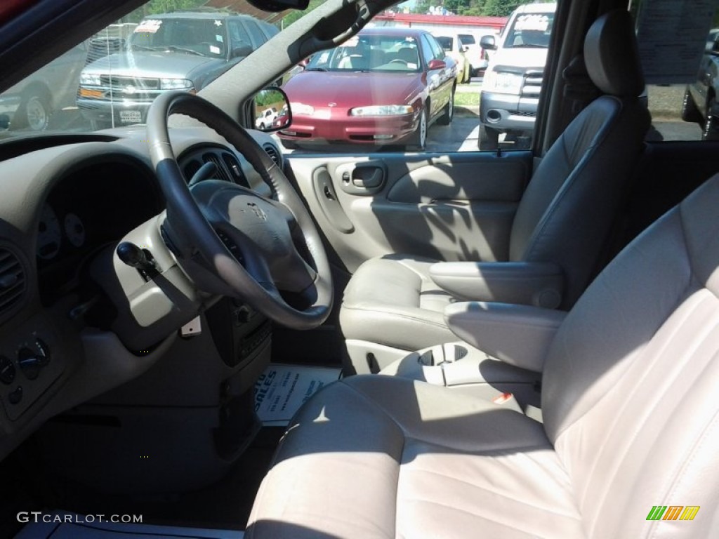 2003 Grand Caravan ES - Inferno Red Tinted Pearl / Taupe photo #20